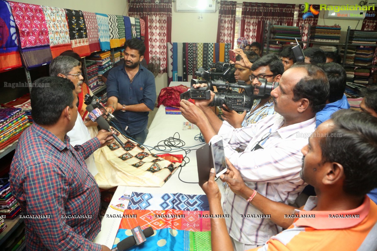 Sravani launches Pochampally IKAT Art Mela-2017 at BHEL Community Center, Ramachandrapuram, Hyderabad