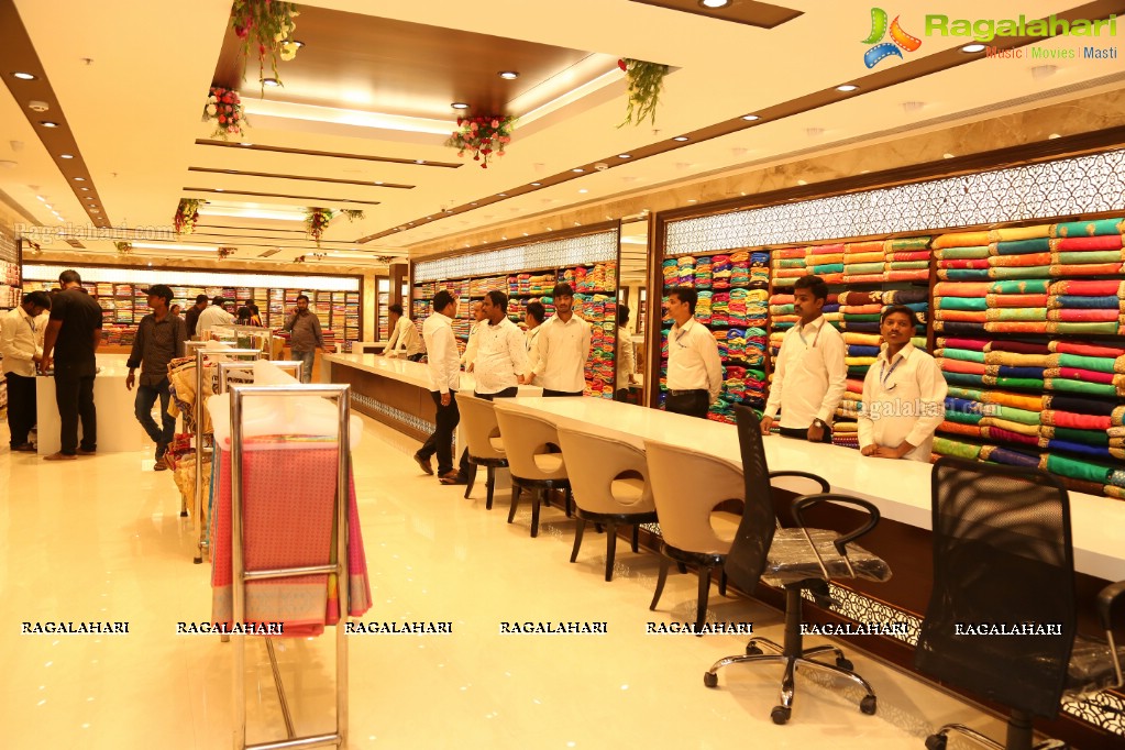 Rakul Preet Singh launches South India Shopping Mall at Parklane, Secunderabad