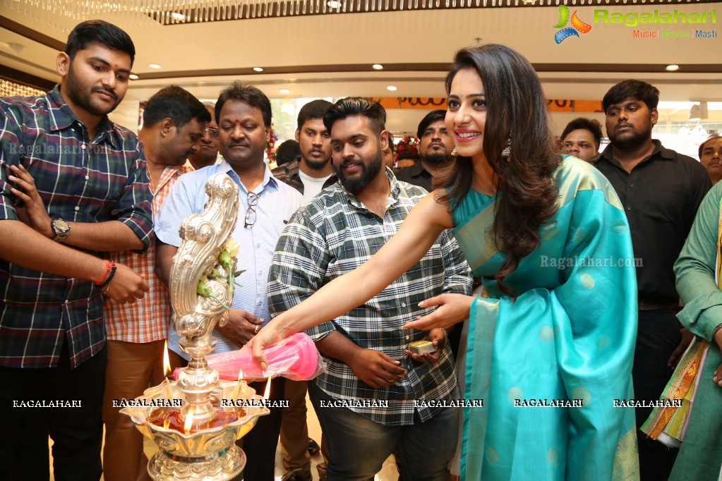 Rakul Preet Singh launches South India Shopping Mall at Parklane, Secunderabad