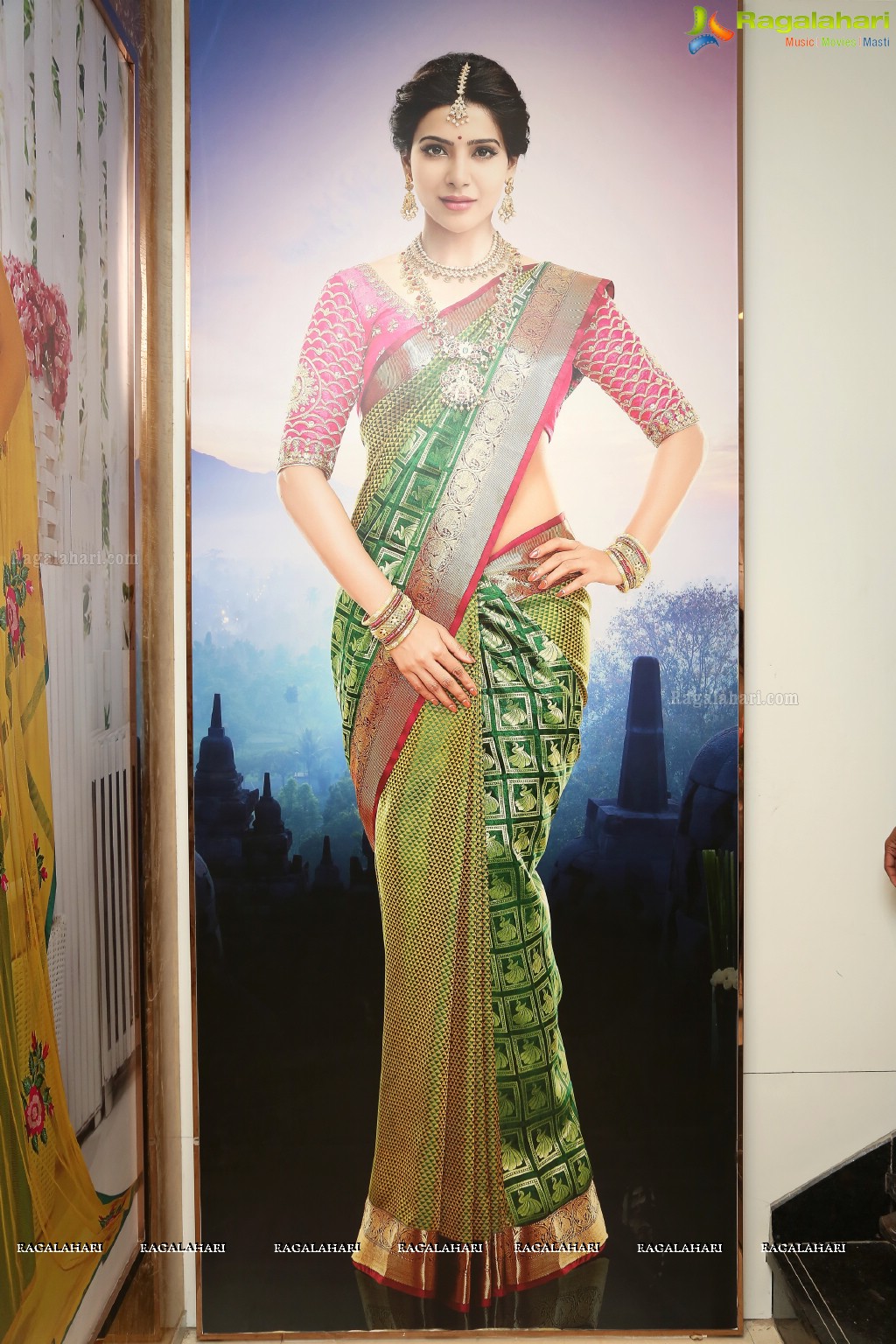 Rakul Preet Singh launches South India Shopping Mall at Parklane, Secunderabad