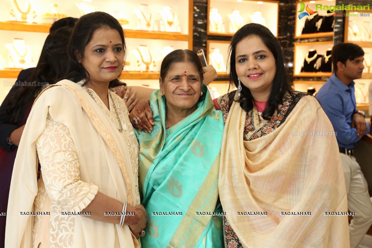 Amala Akkineni launches Sri Shankarlal Jewellers at Road #36, Jubilee Hills, Hyderabad