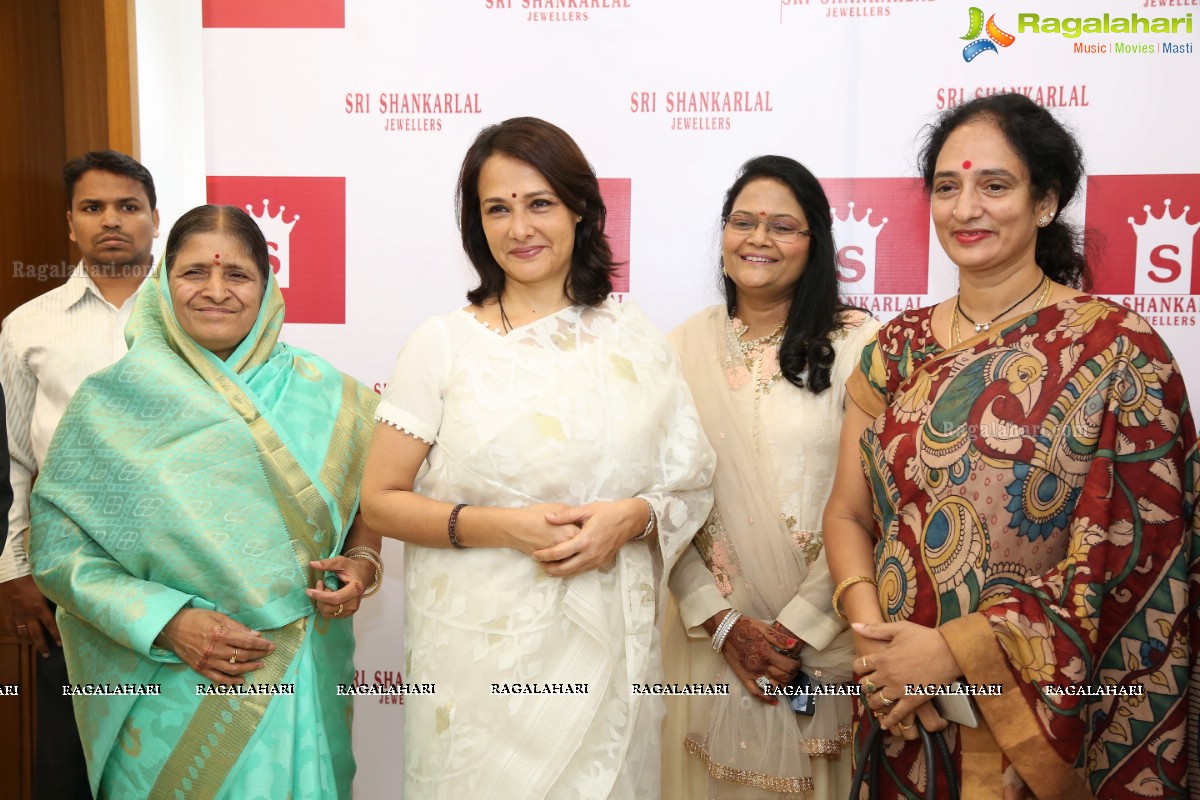 Amala Akkineni launches Sri Shankarlal Jewellers at Road #36, Jubilee Hills, Hyderabad