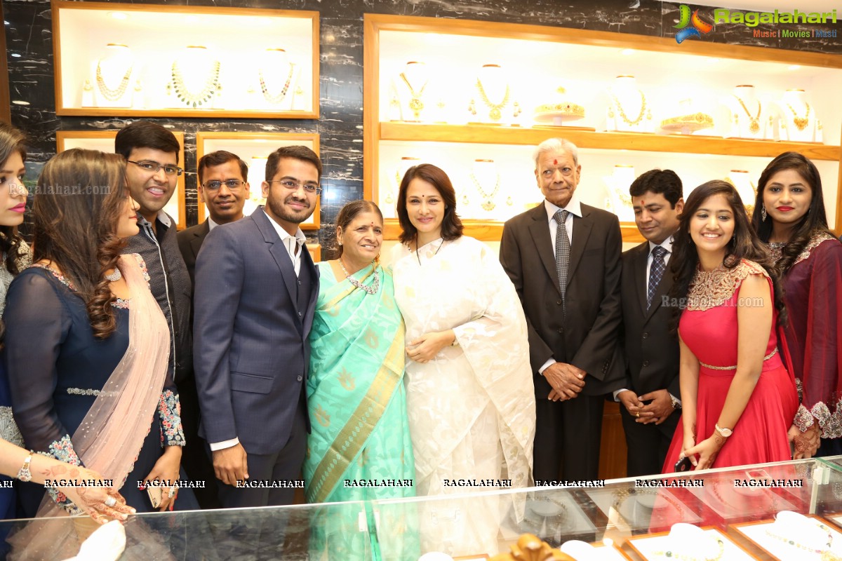 Amala Akkineni launches Sri Shankarlal Jewellers at Road #36, Jubilee Hills, Hyderabad