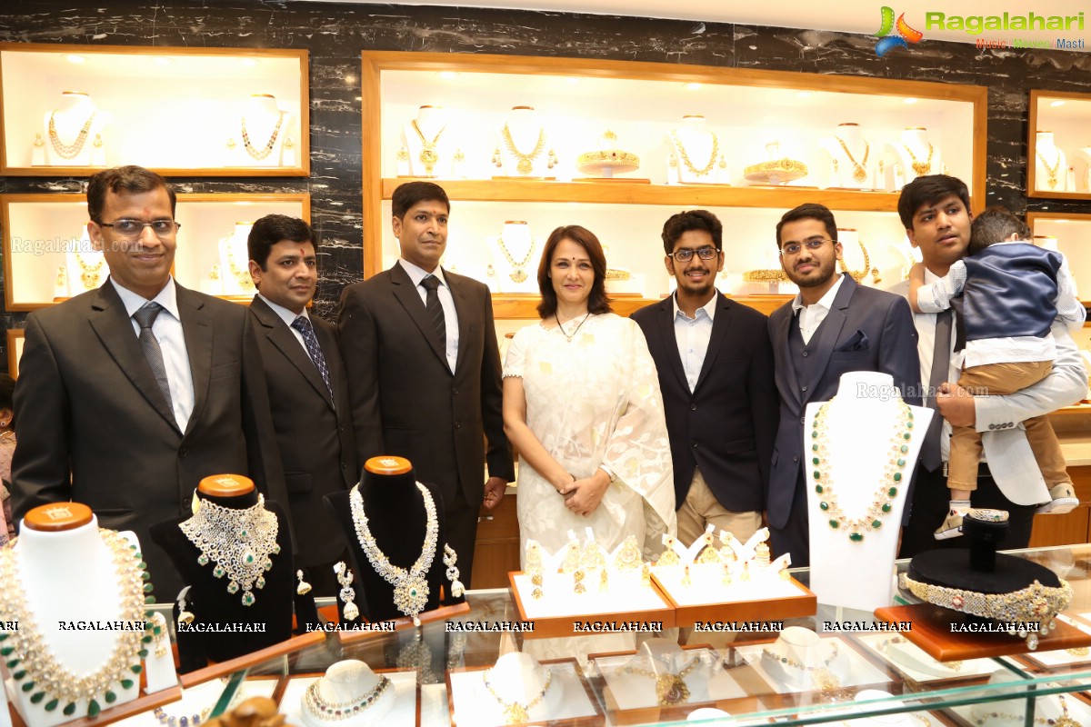 Amala Akkineni launches Sri Shankarlal Jewellers at Road #36, Jubilee Hills, Hyderabad