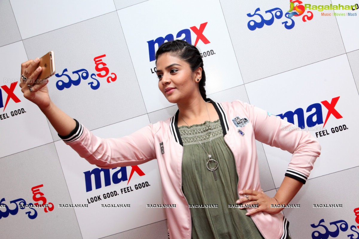 Meet and Greet Session with Sree Mukhi at Max Store, Banjara Hills, Hyderabad