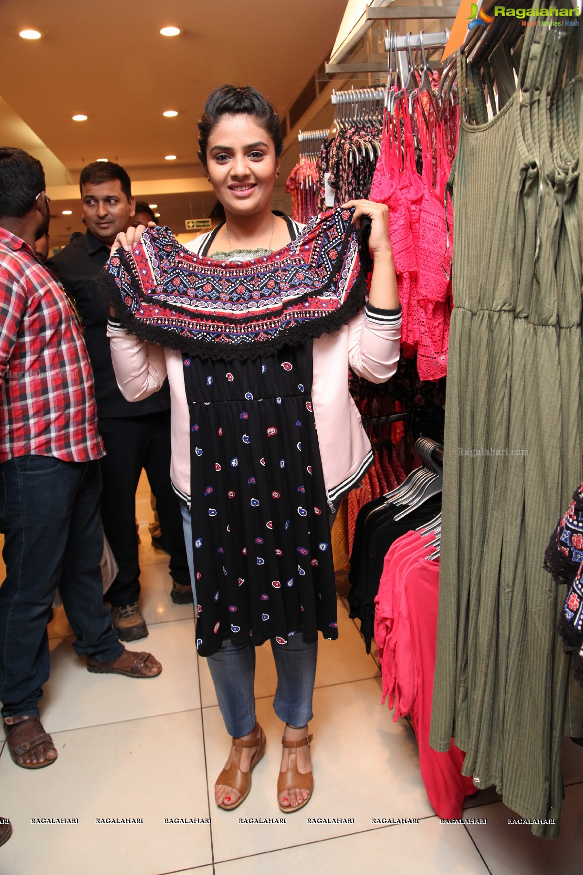 Meet and Greet Session with Sree Mukhi at Max Store, Banjara Hills, Hyderabad