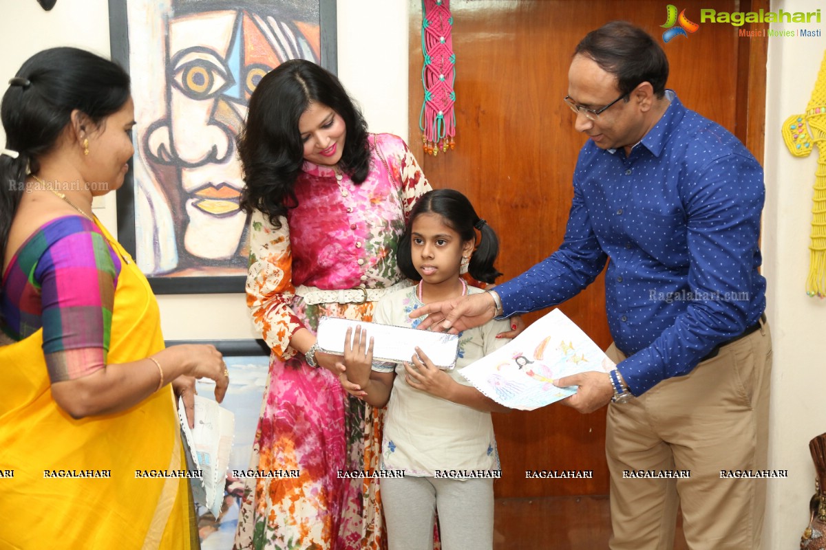 Art Contest by VSL Art Gallery by Helping Hands Foundation and Sahaaya Foundation