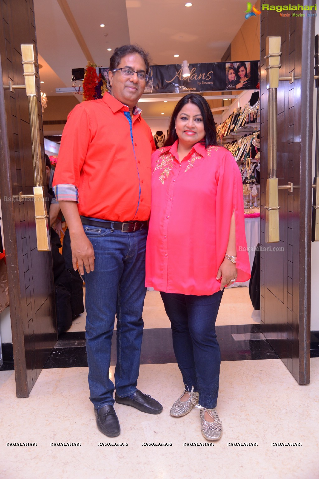 Sasha Singh inaugurates Akritti Exhibition & Sale at Taj Deccan