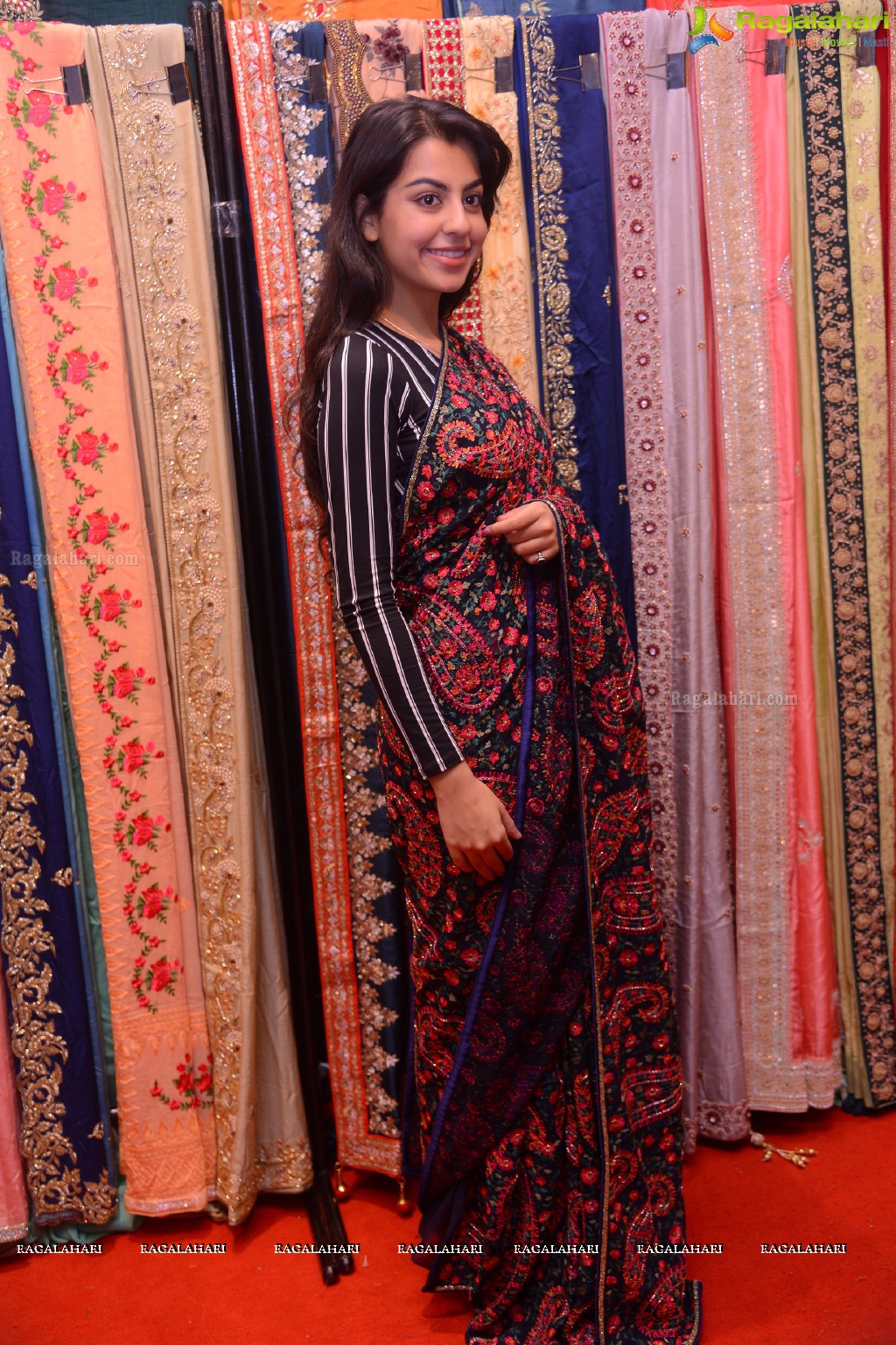 Sasha Singh inaugurates Akritti Exhibition & Sale at Taj Deccan