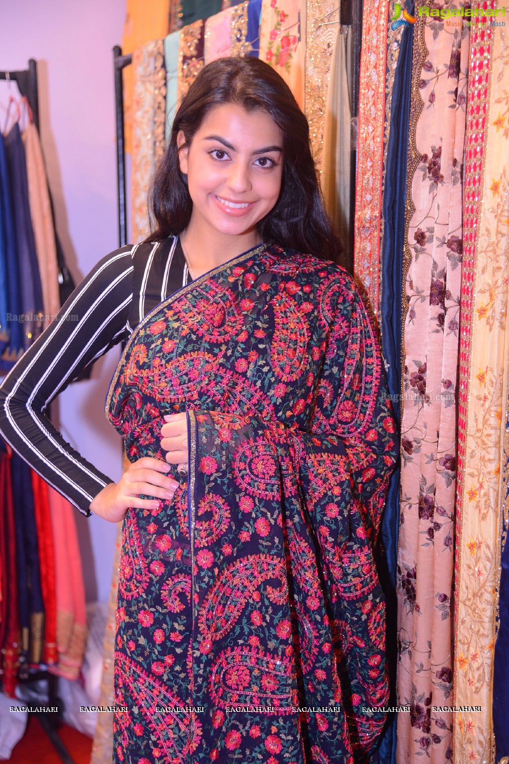 Sasha Singh inaugurates Akritti Exhibition & Sale at Taj Deccan