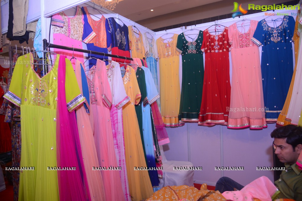 Sasha Singh inaugurates Akritti Exhibition & Sale at Taj Deccan