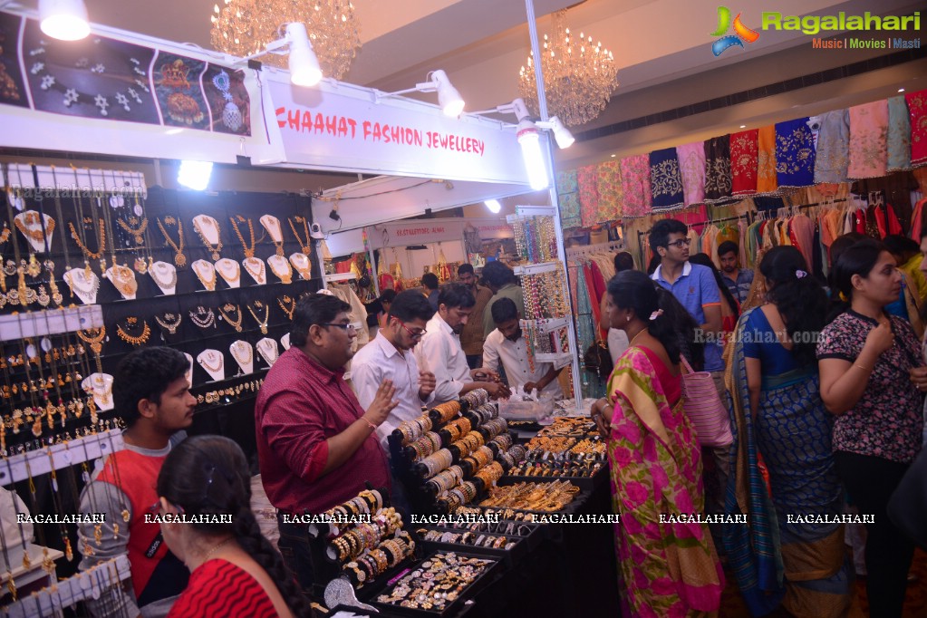 Sasha Singh inaugurates Akritti Exhibition & Sale at Taj Deccan