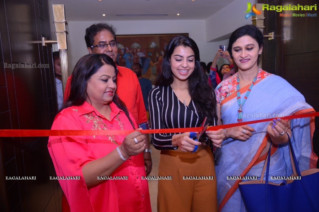 Sasha Singh inaugurates Akritti Exhibition & Sale at Taj Deccan