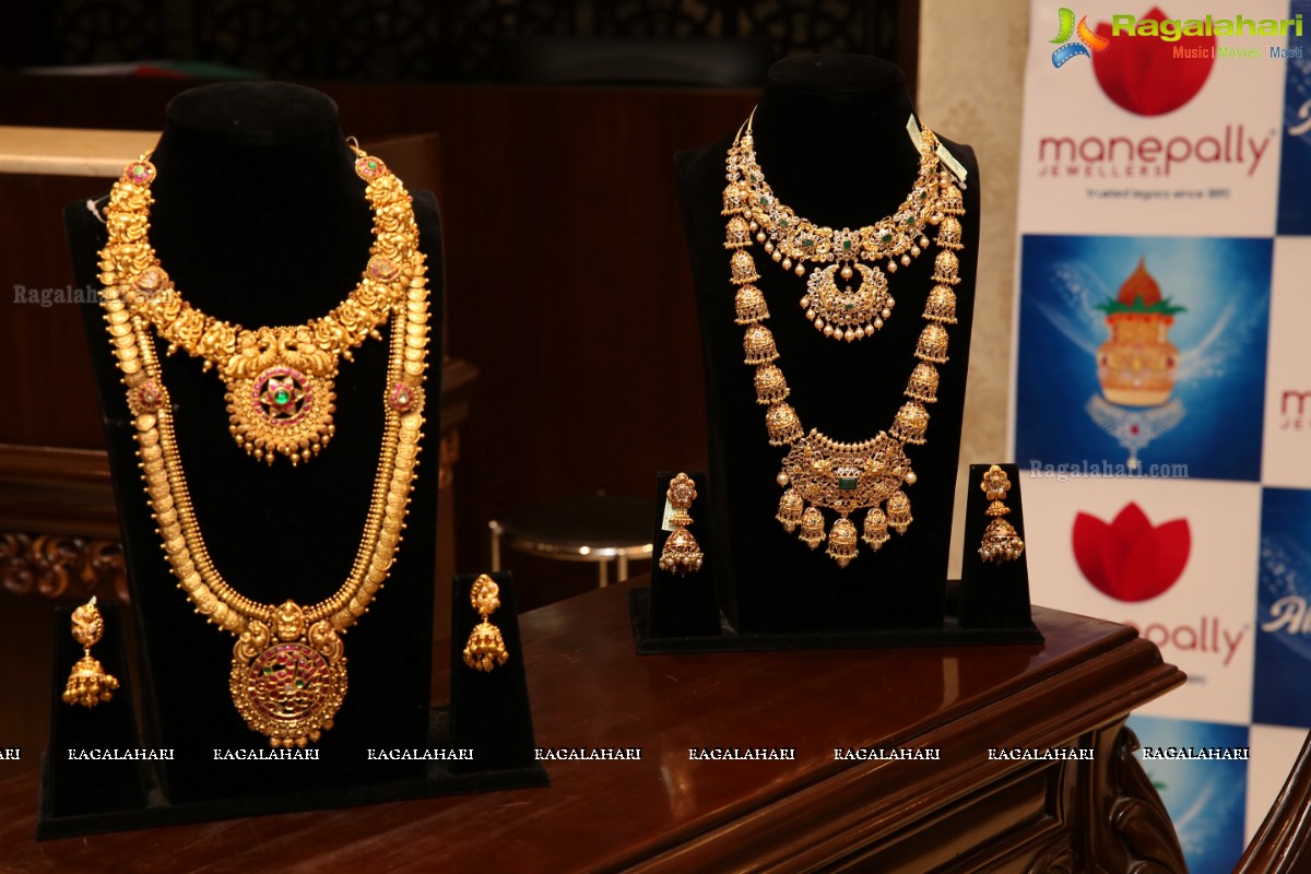 Akshaya Tritiya 2018 - A Jewellery Fashion Showcase by Manepally Jewellers, Punjagutta