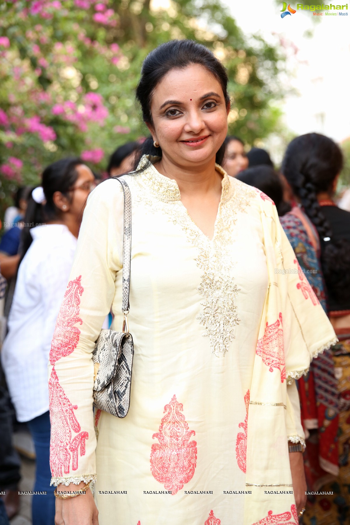 Vimala Narasimhan launches Blooms & Looms-A Weave of Ikebana & Saris at Saptaparni