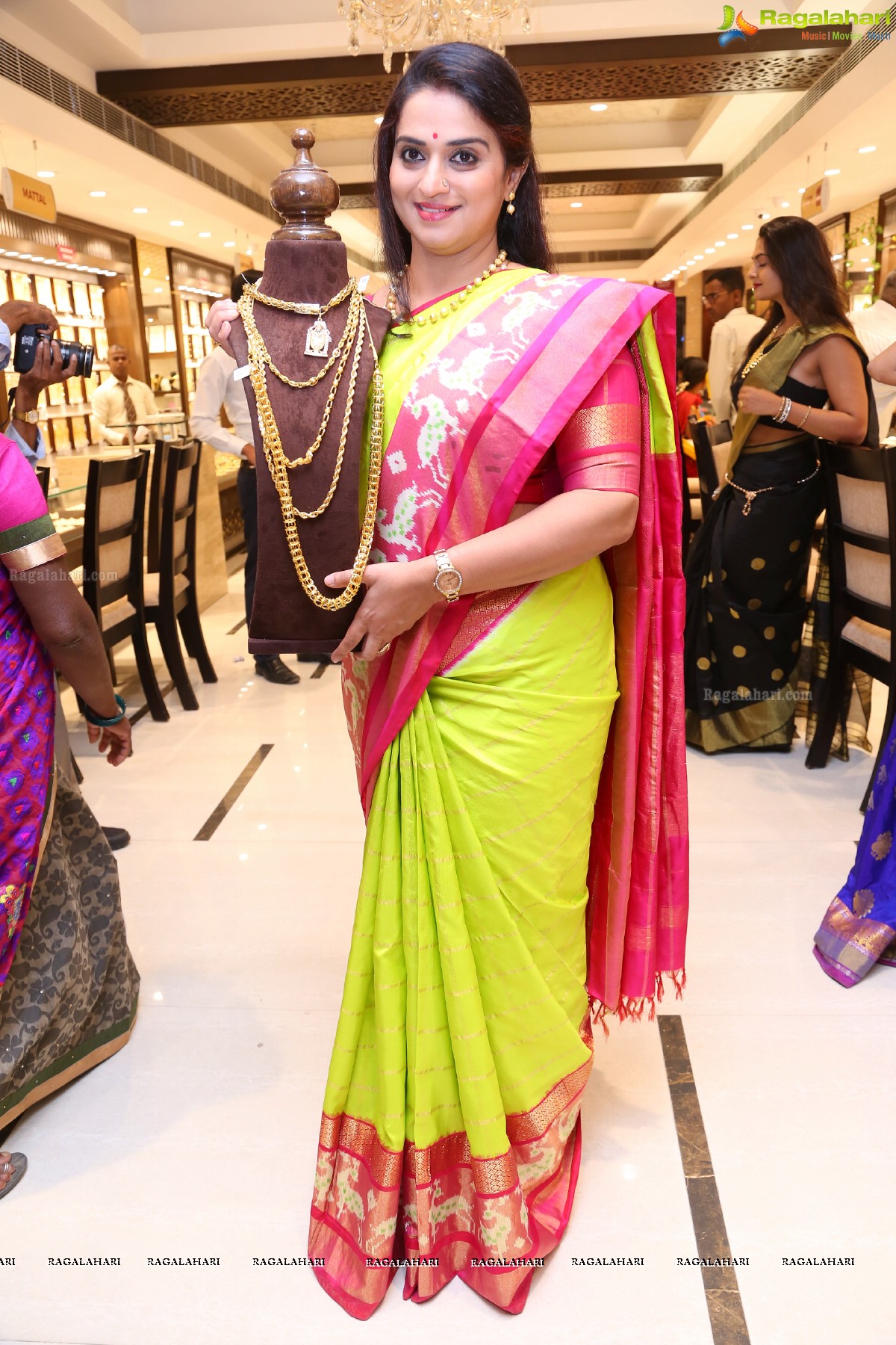 Pavitra Lokesh launches Chennai Silks Chain Mela at Moosapet, Hyderabad