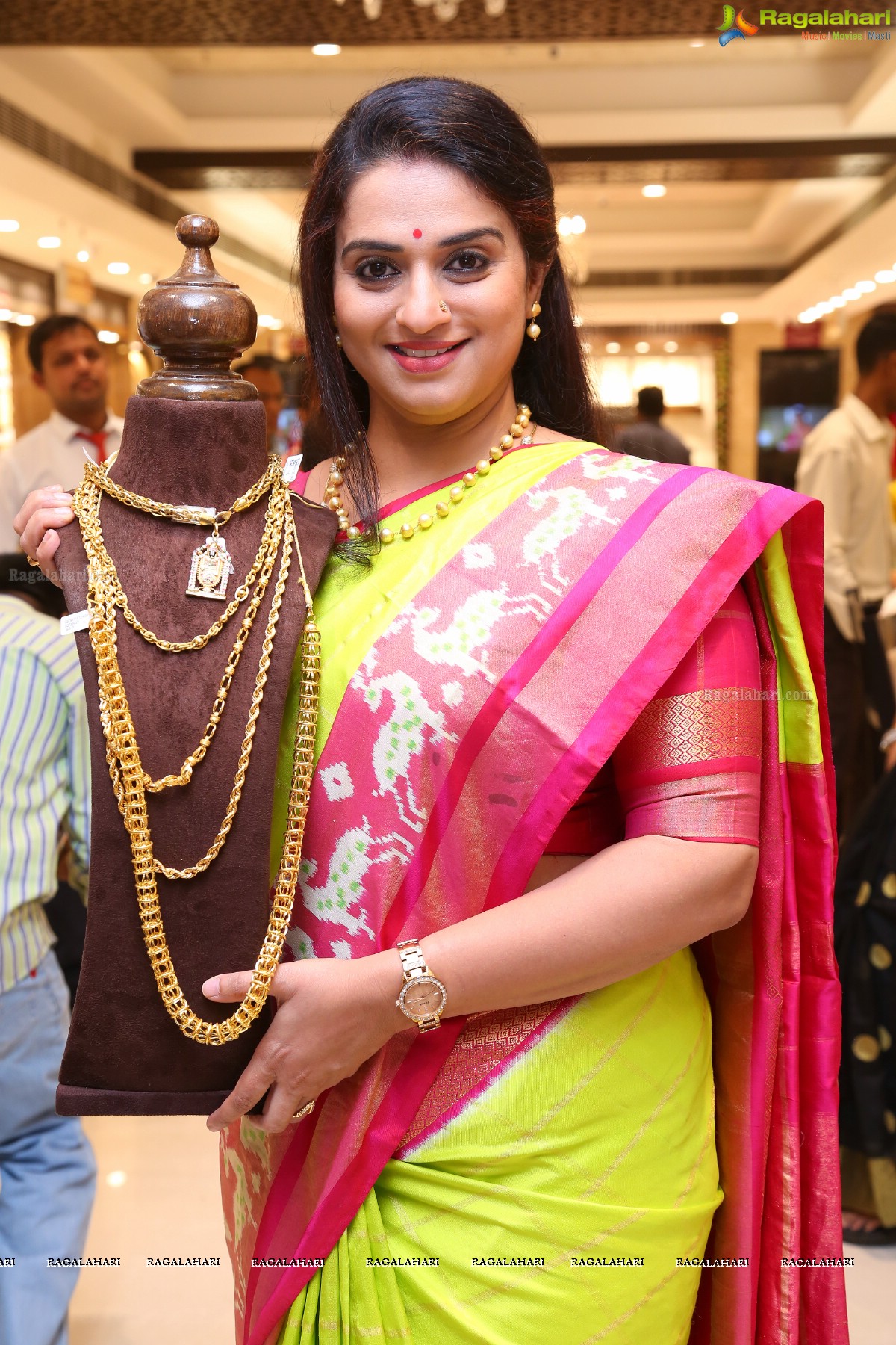 Pavitra Lokesh launches Chennai Silks Chain Mela at Moosapet, Hyderabad