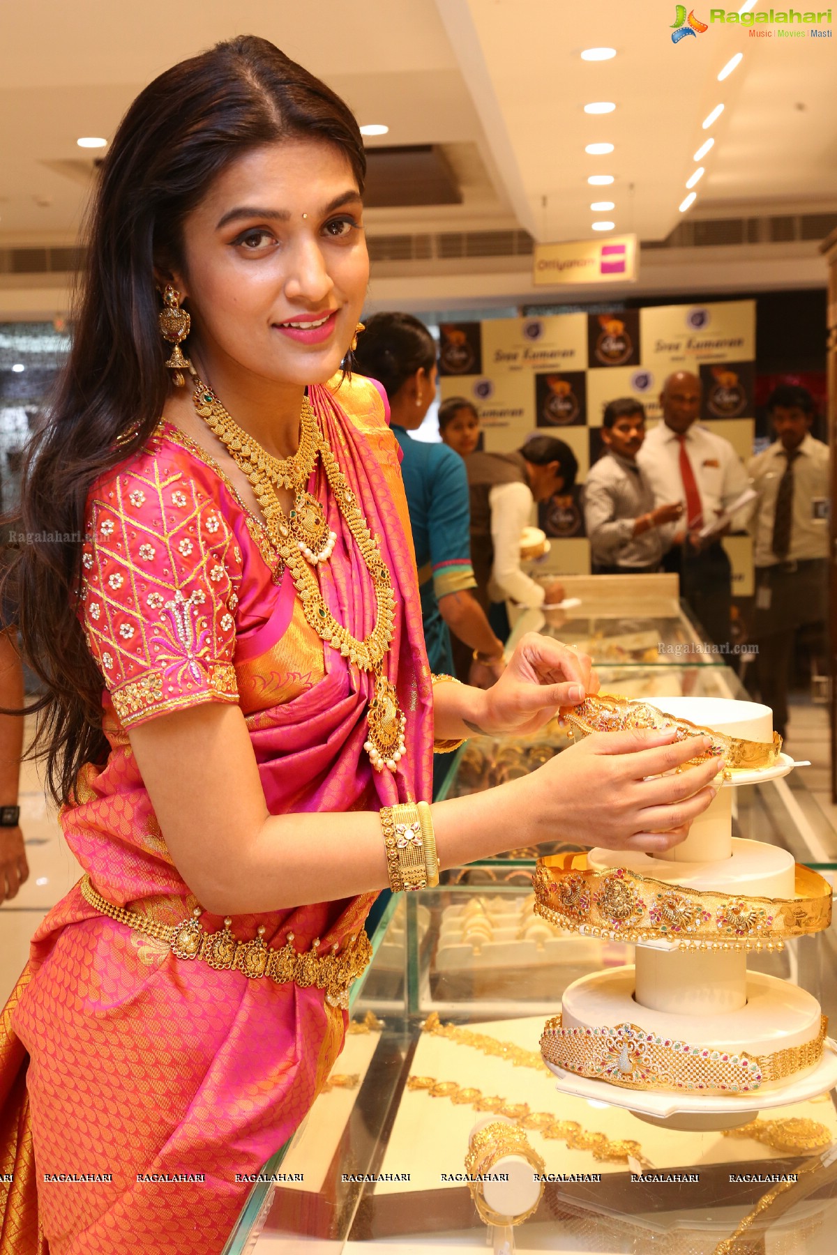 Gold Chainmela at Sree Kumaran Thangamaligai Chennai Silks Showroom