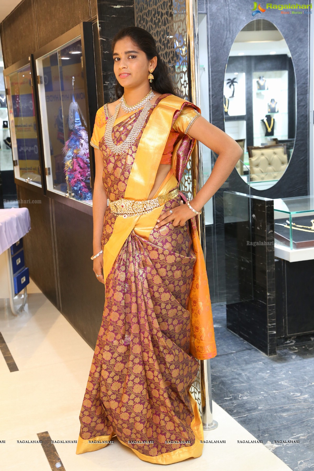 Gold Chainmela at Sree Kumaran Thangamaligai Chennai Silks Showroom