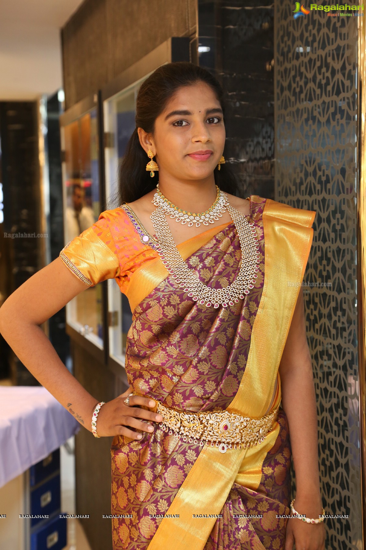 Gold Chainmela at Sree Kumaran Thangamaligai Chennai Silks Showroom