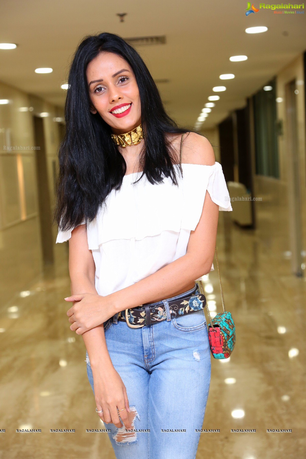 Hyderabad's Supermodel Debbie Throws A Lavish Birthday Party