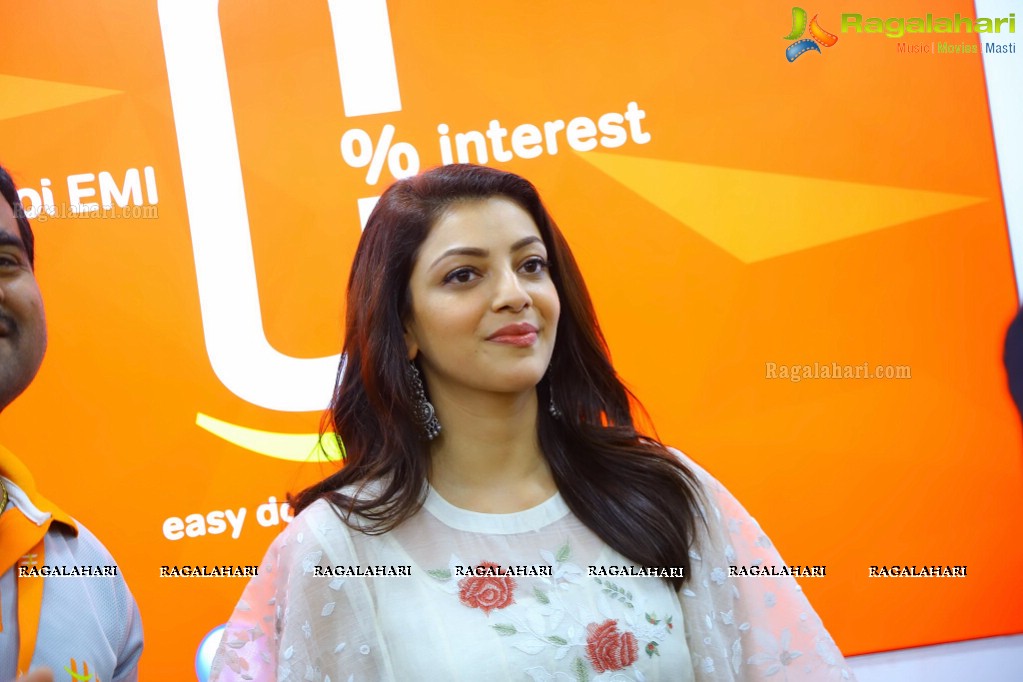 Kajal Aggarwal Launches Happi Mobiles Store At Karimnagar