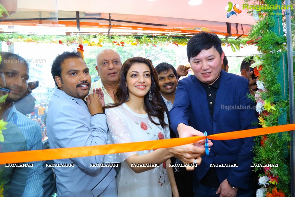 Kajal Aggarwal Launches Happi Mobiles Store At Karimnagar