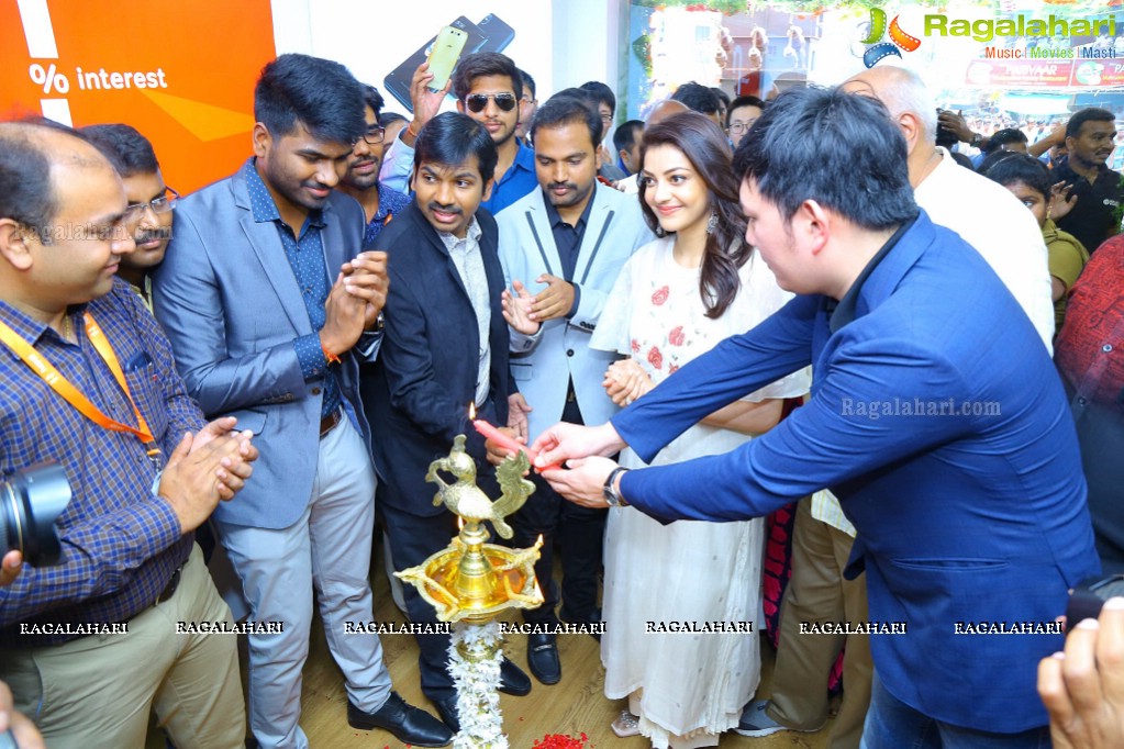 Kajal Aggarwal Launches Happi Mobiles Store At Karimnagar
