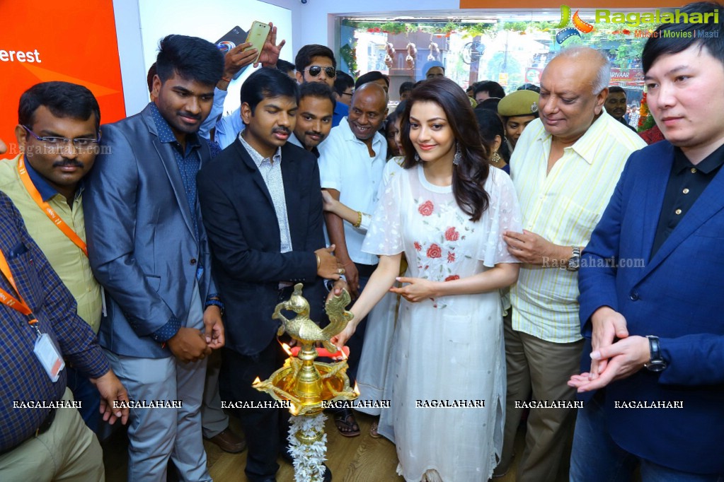 Kajal Aggarwal Launches Happi Mobiles Store At Karimnagar