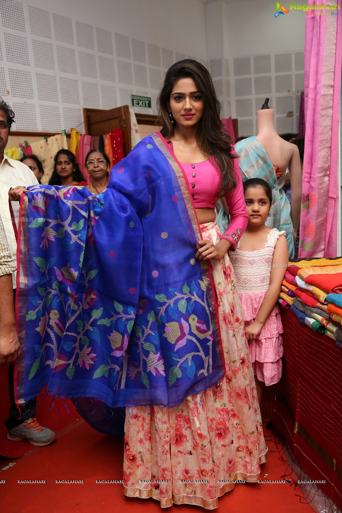 Shalu Chourasiya inaugurates National Silk Expo 2018 at Shilpakala Vedika