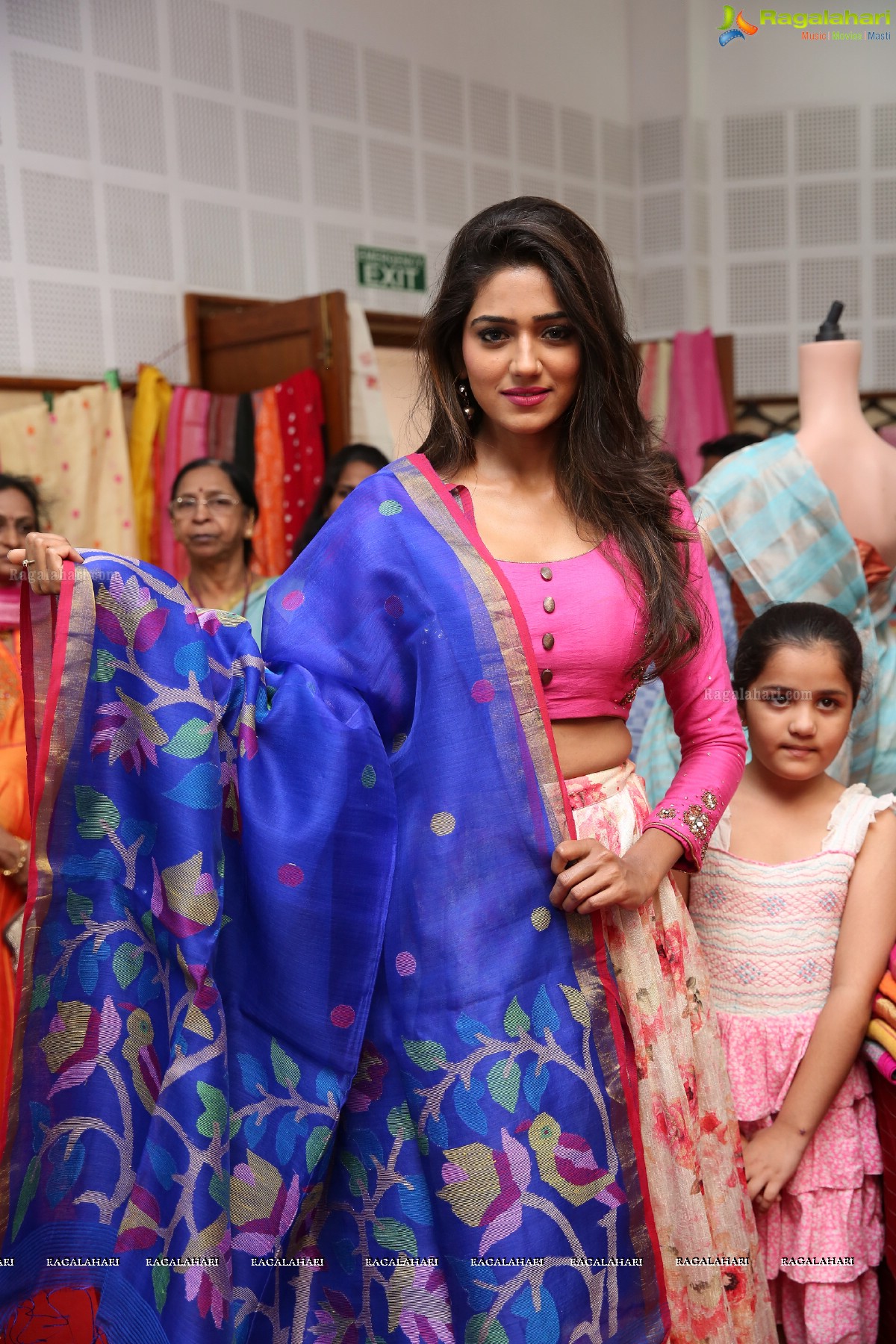 Shalu Chourasiya inaugurates National Silk Expo 2018 at Shilpakala Vedika