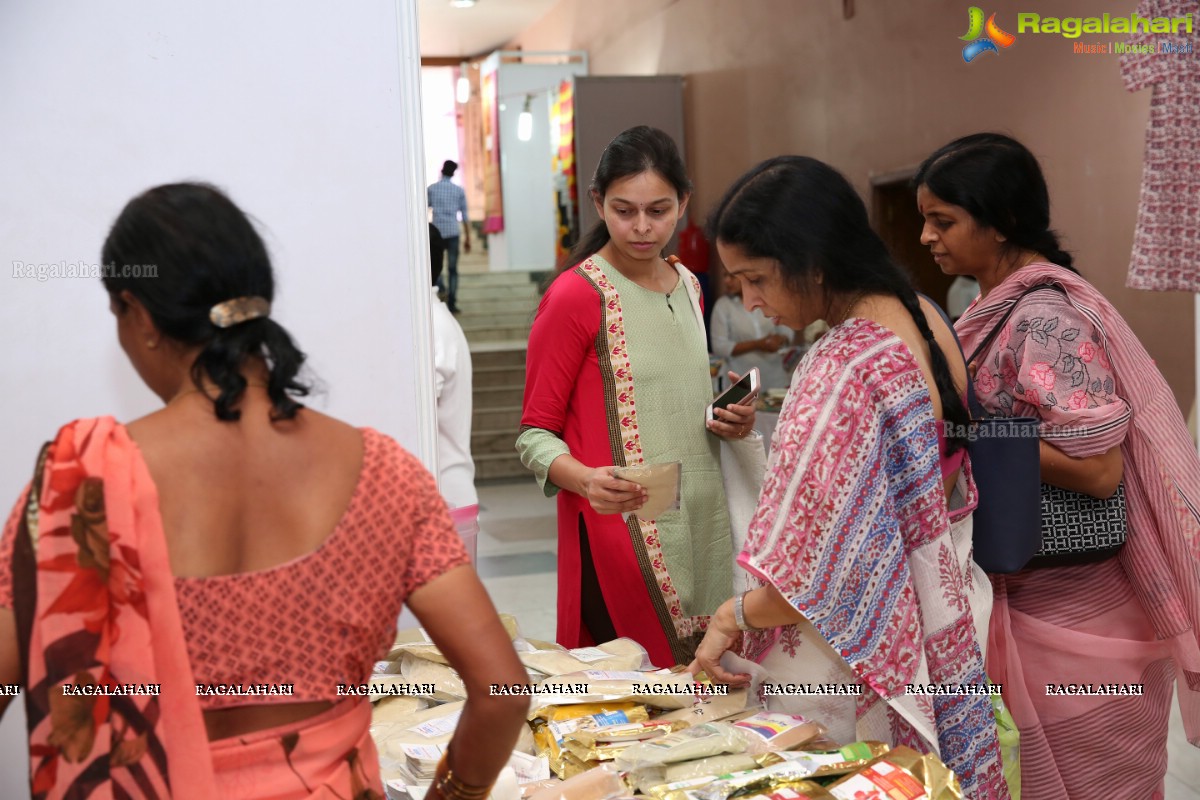 Shalu Chourasiya inaugurates National Silk Expo 2018 at Shilpakala Vedika