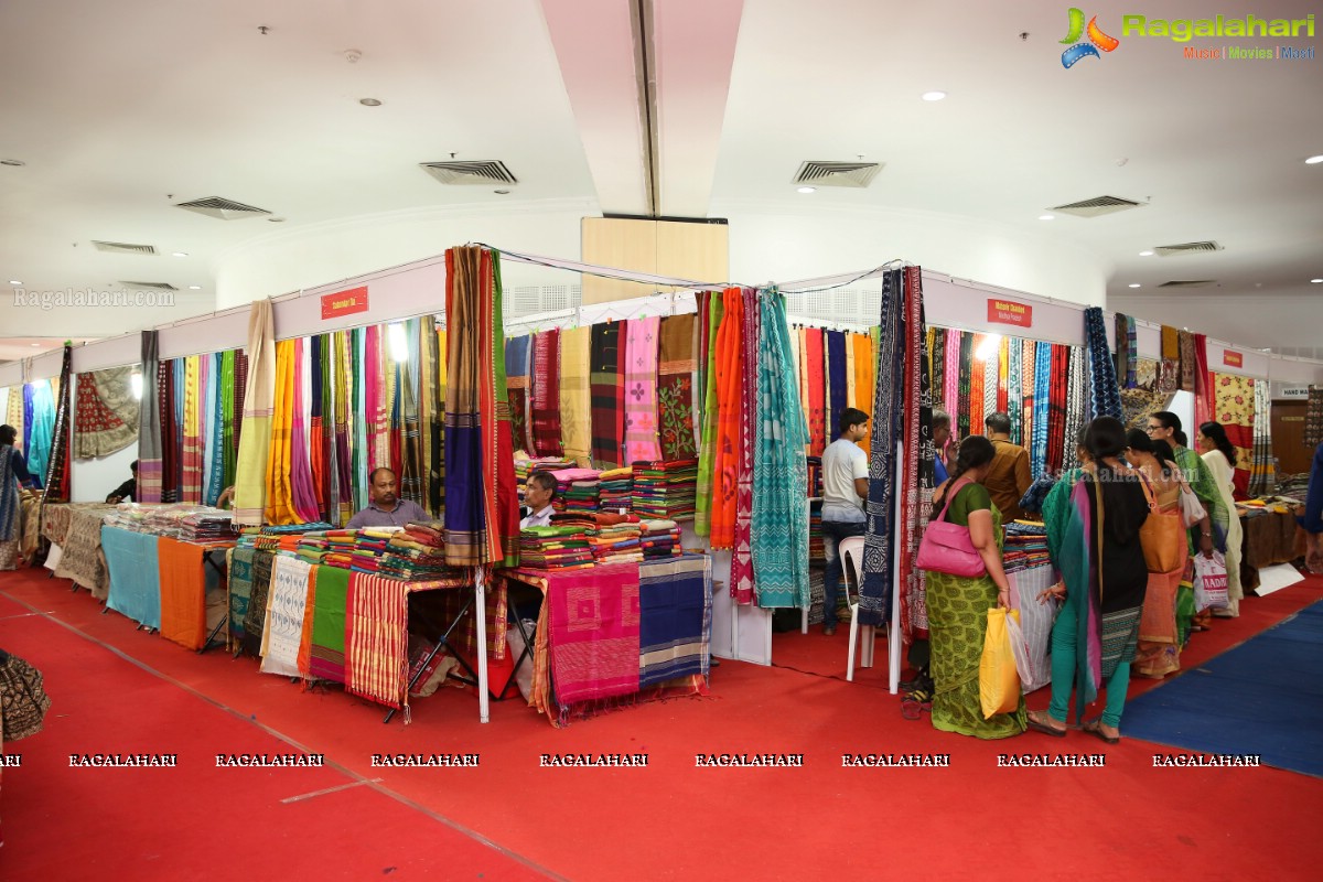 Shalu Chourasiya inaugurates National Silk Expo 2018 at Shilpakala Vedika