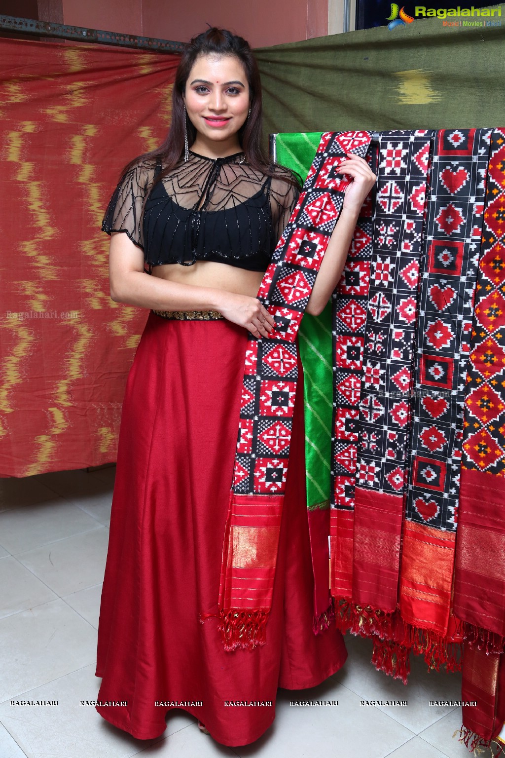 Priyanka Raman launches Pochampally Handloom Weavers Mela at Kalinga Cultural Hall, Banjara Hills