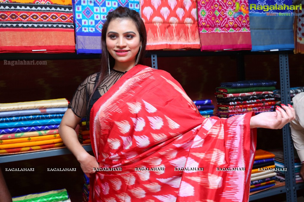 Priyanka Raman launches Pochampally Handloom Weavers Mela at Kalinga Cultural Hall, Banjara Hills