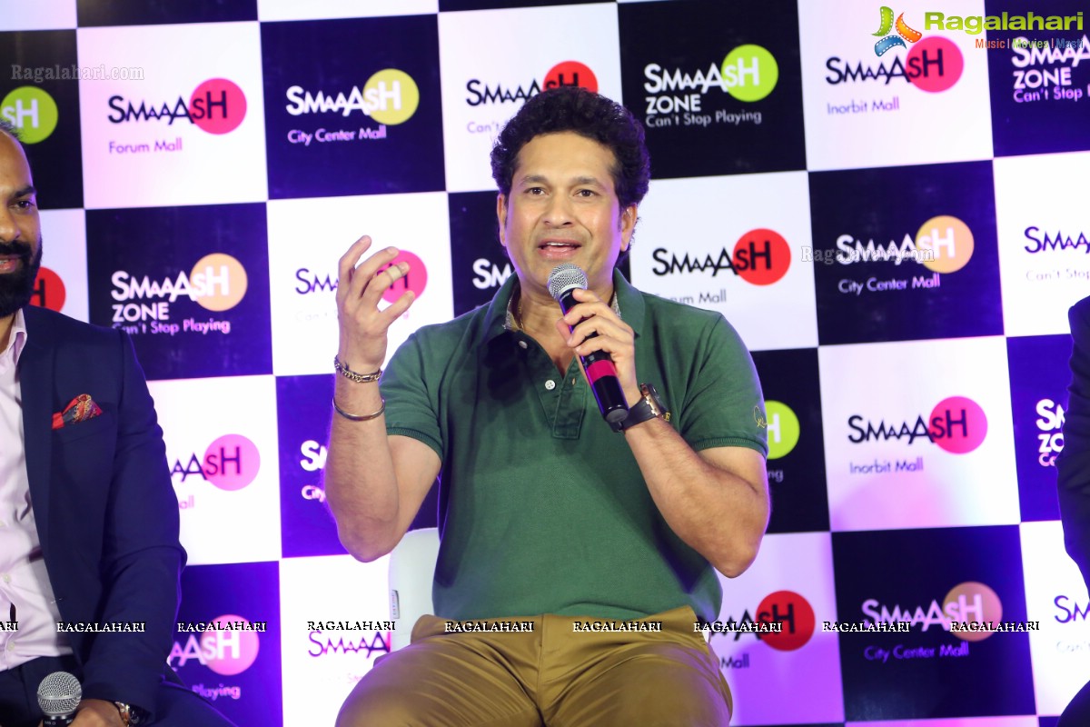 Sachin Tendulkar Announces Winners of National Corporate Bowling Tournament at Smaaash