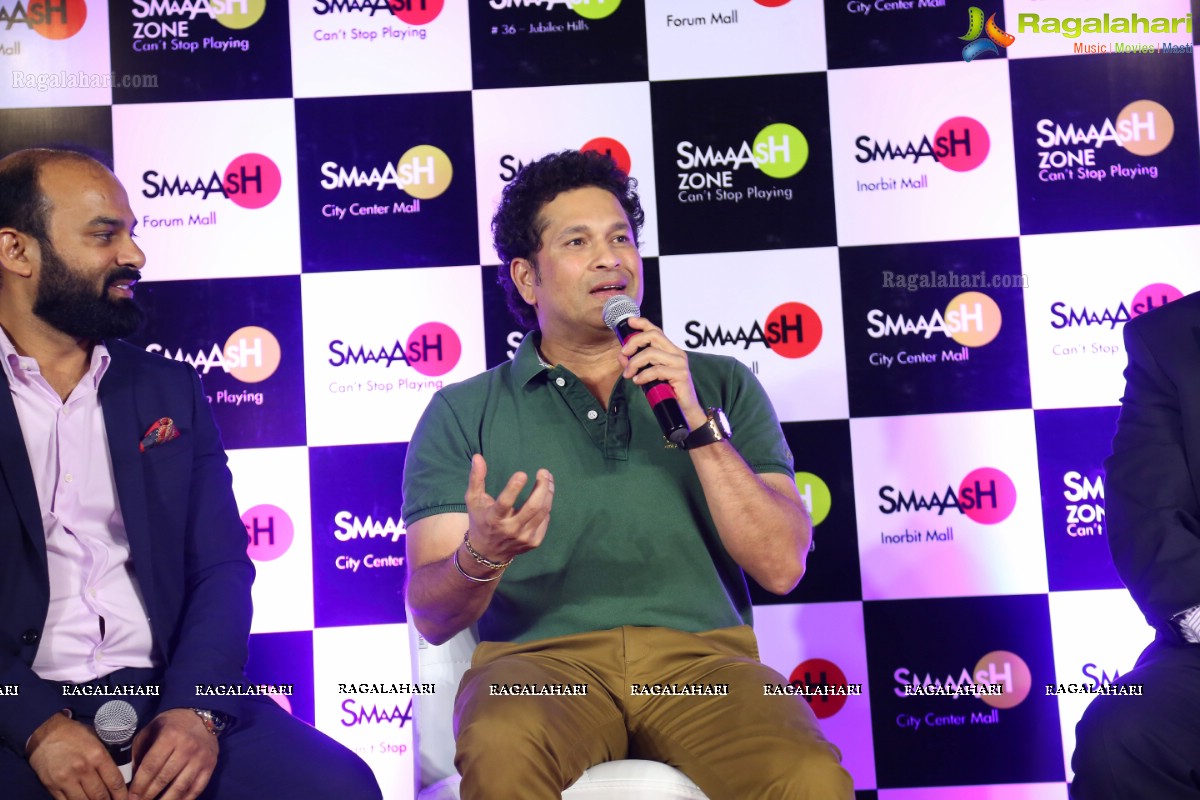 Sachin Tendulkar Announces Winners of National Corporate Bowling Tournament at Smaaash