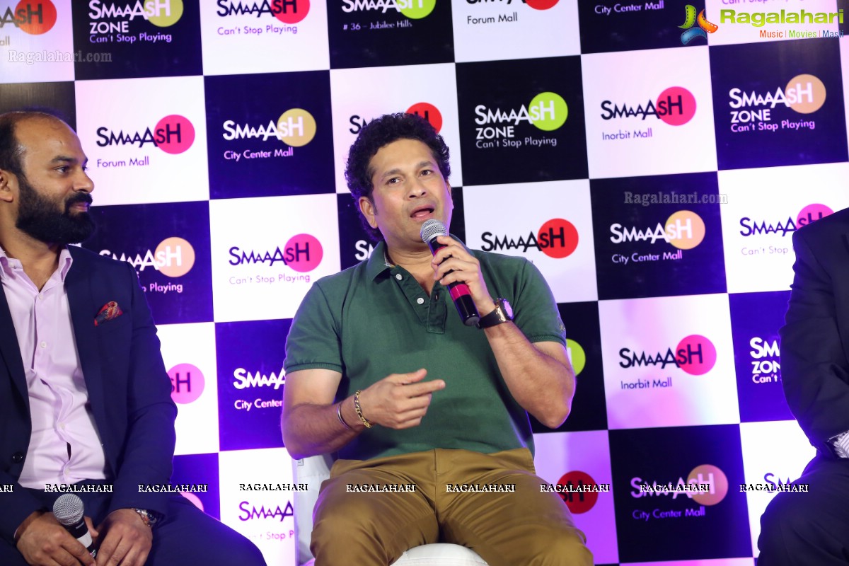 Sachin Tendulkar Announces Winners of National Corporate Bowling Tournament at Smaaash