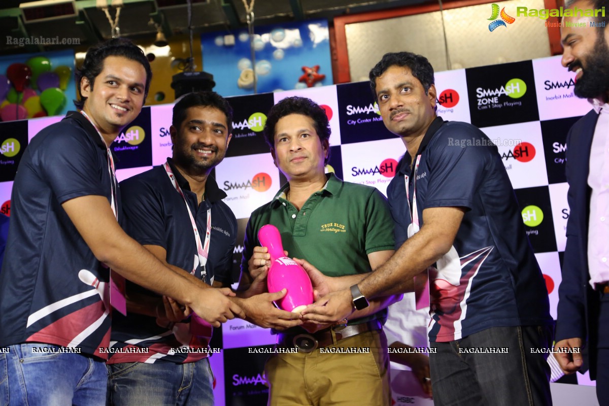 Sachin Tendulkar Announces Winners of National Corporate Bowling Tournament at Smaaash