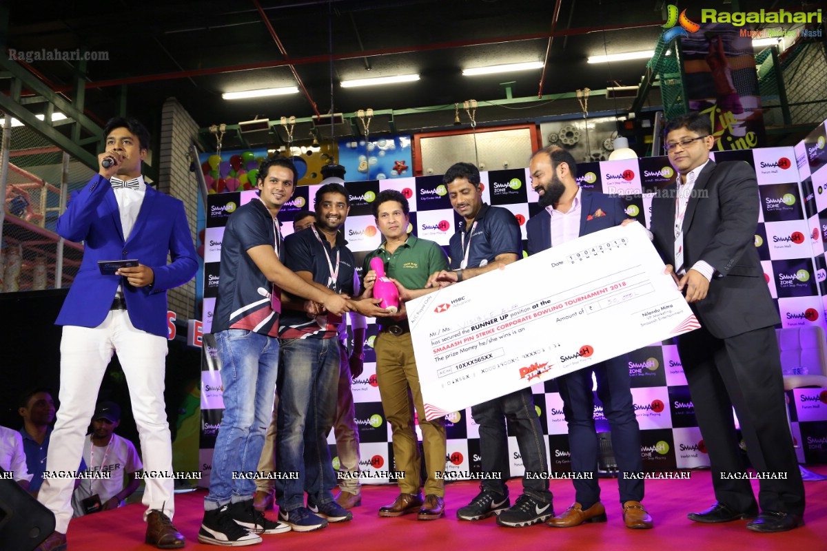 Sachin Tendulkar Announces Winners of National Corporate Bowling Tournament at Smaaash