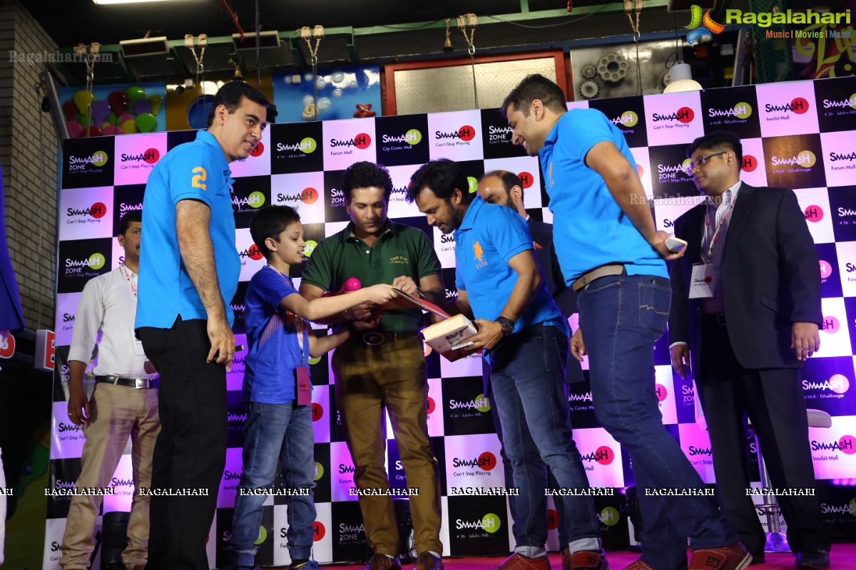 Sachin Tendulkar Announces Winners of National Corporate Bowling Tournament at Smaaash