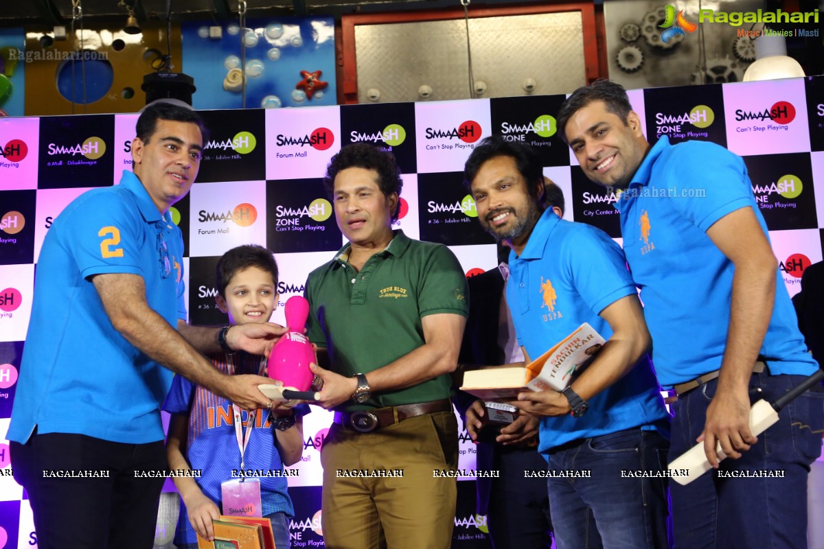 Sachin Tendulkar Announces Winners of National Corporate Bowling Tournament at Smaaash