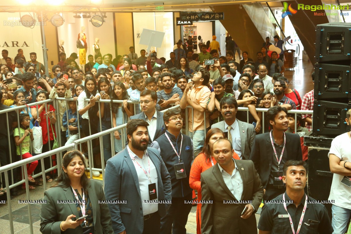 Sachin Tendulkar Announces Winners of National Corporate Bowling Tournament at Smaaash