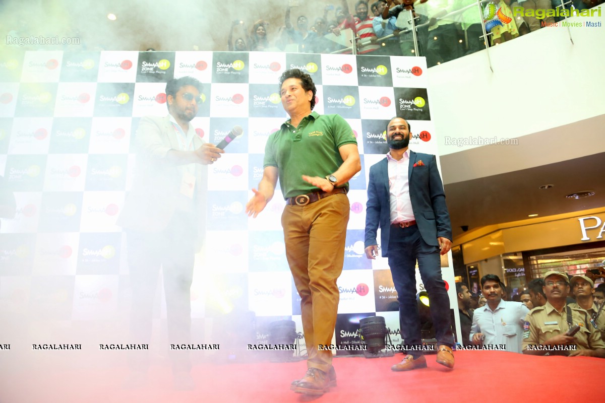 Sachin Tendulkar Announces Winners of National Corporate Bowling Tournament at Smaaash