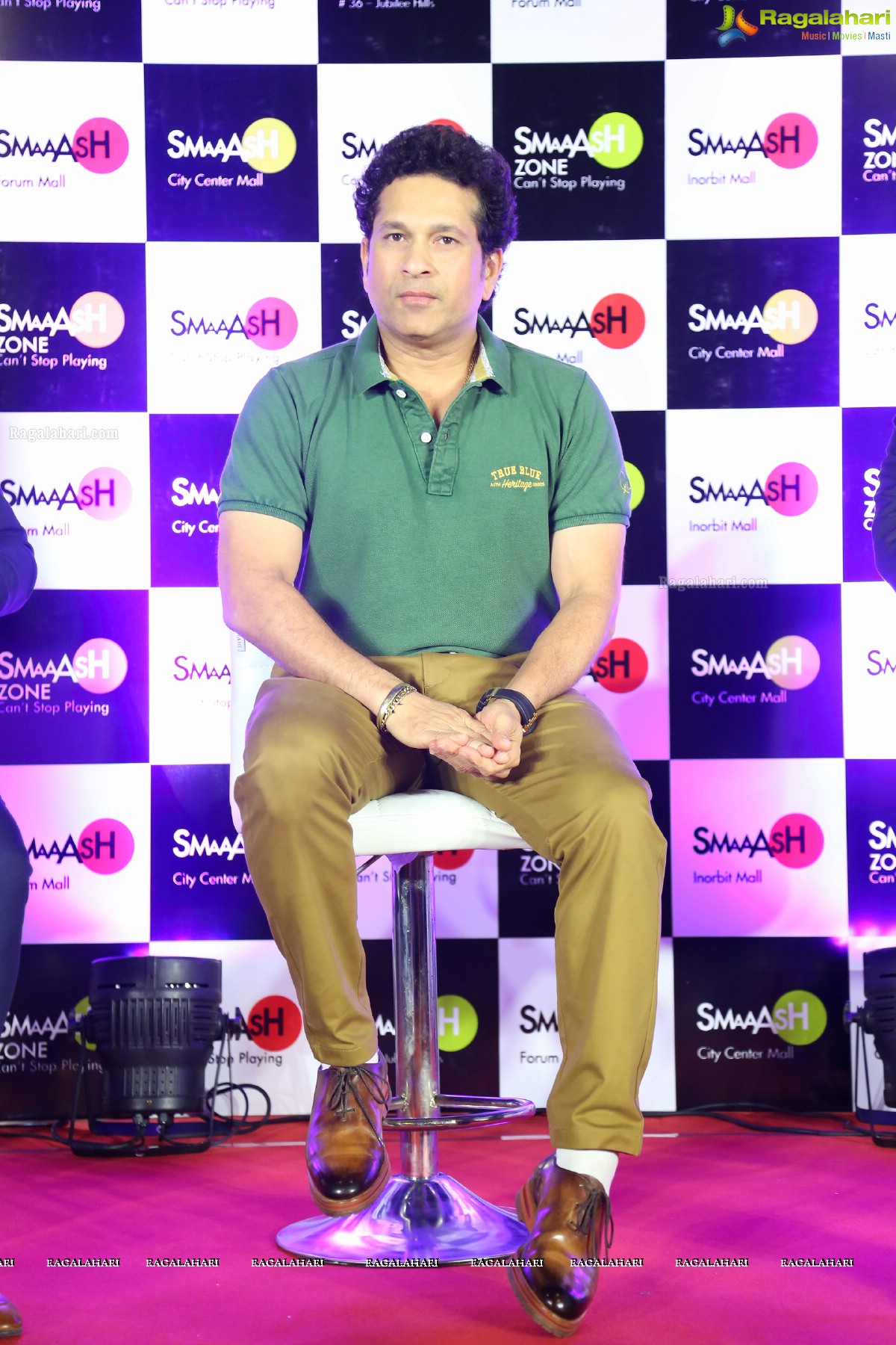 Sachin Tendulkar Announces Winners of National Corporate Bowling Tournament at Smaaash