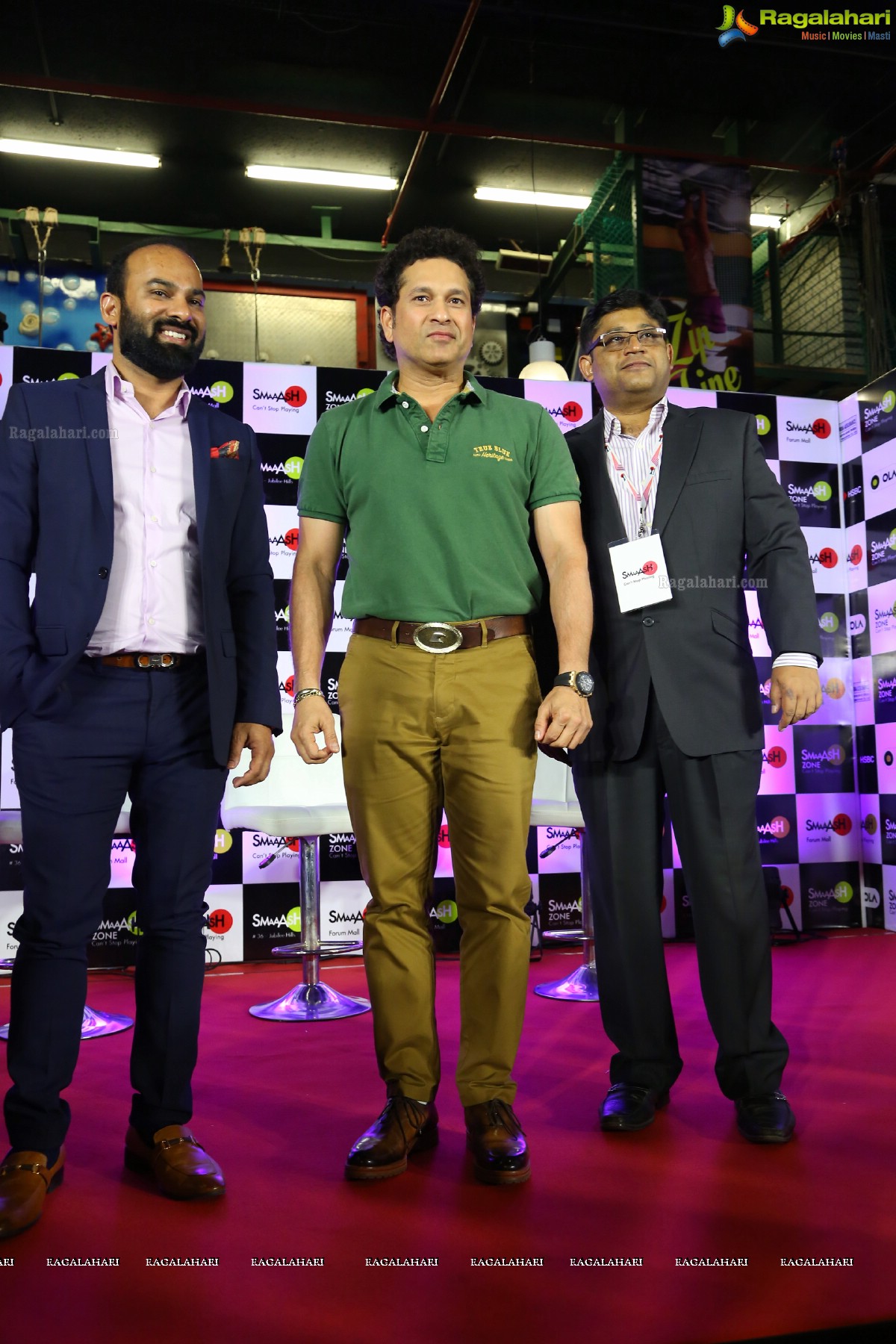 Sachin Tendulkar Announces Winners of National Corporate Bowling Tournament at Smaaash