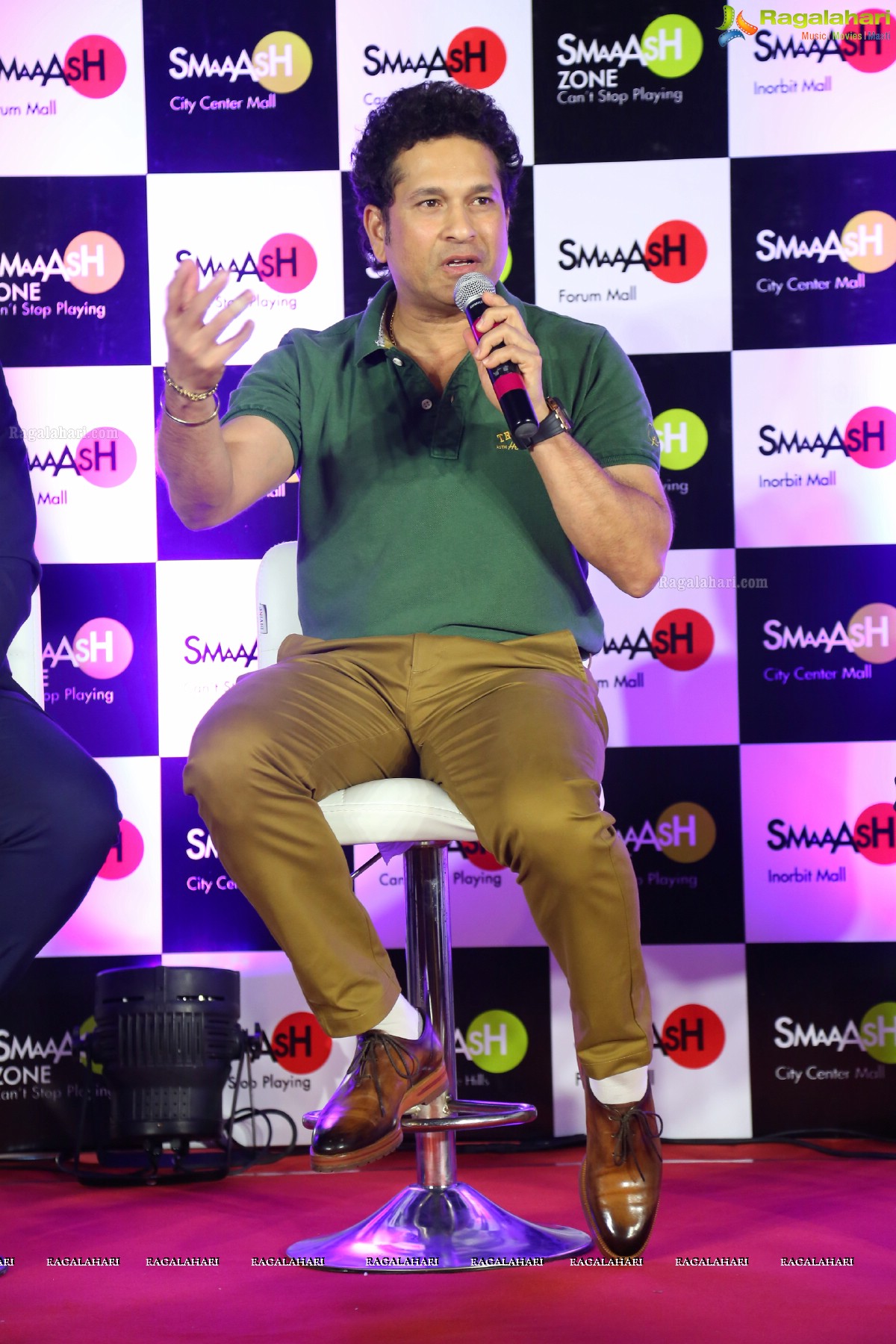 Sachin Tendulkar Announces Winners of National Corporate Bowling Tournament at Smaaash