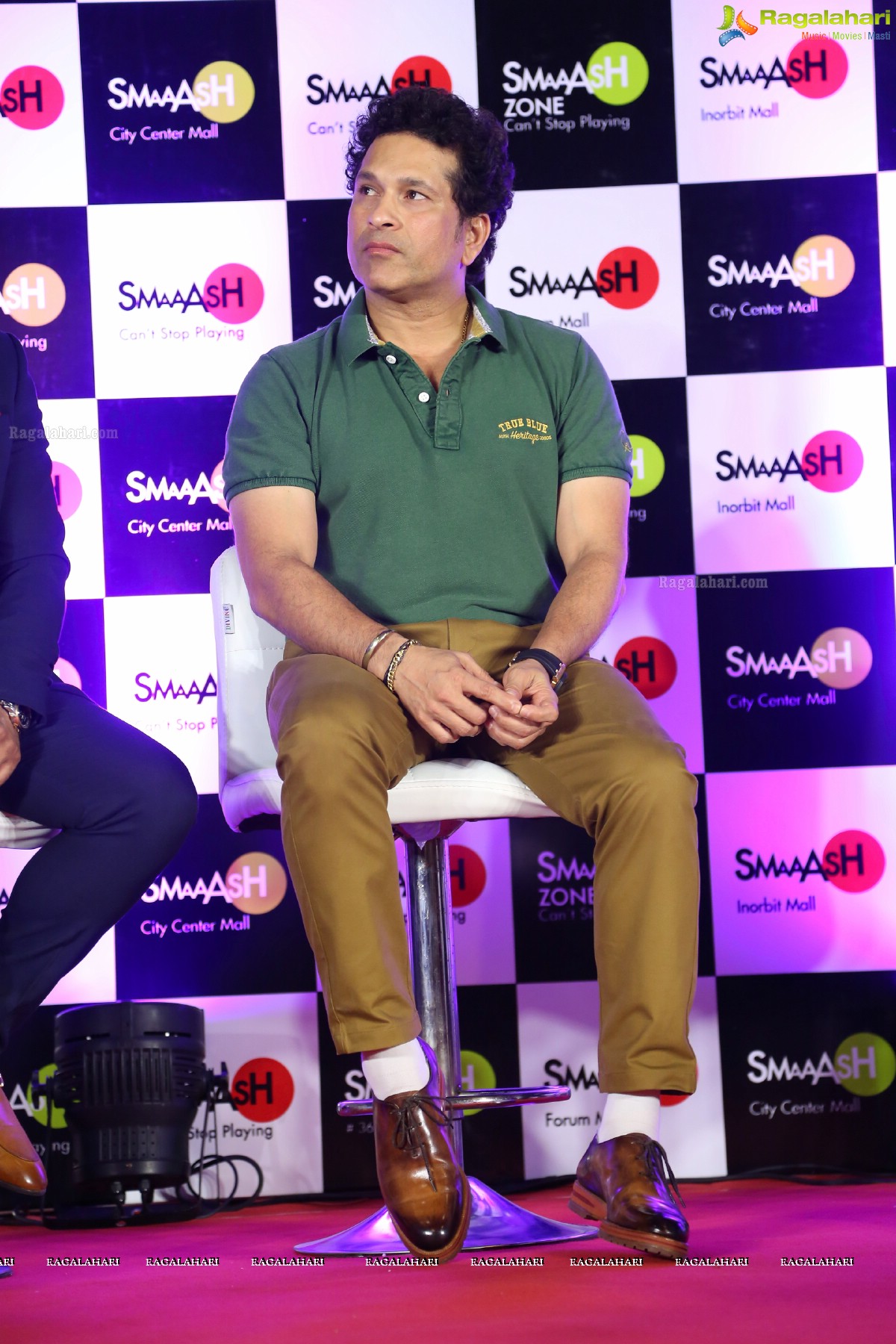 Sachin Tendulkar Announces Winners of National Corporate Bowling Tournament at Smaaash