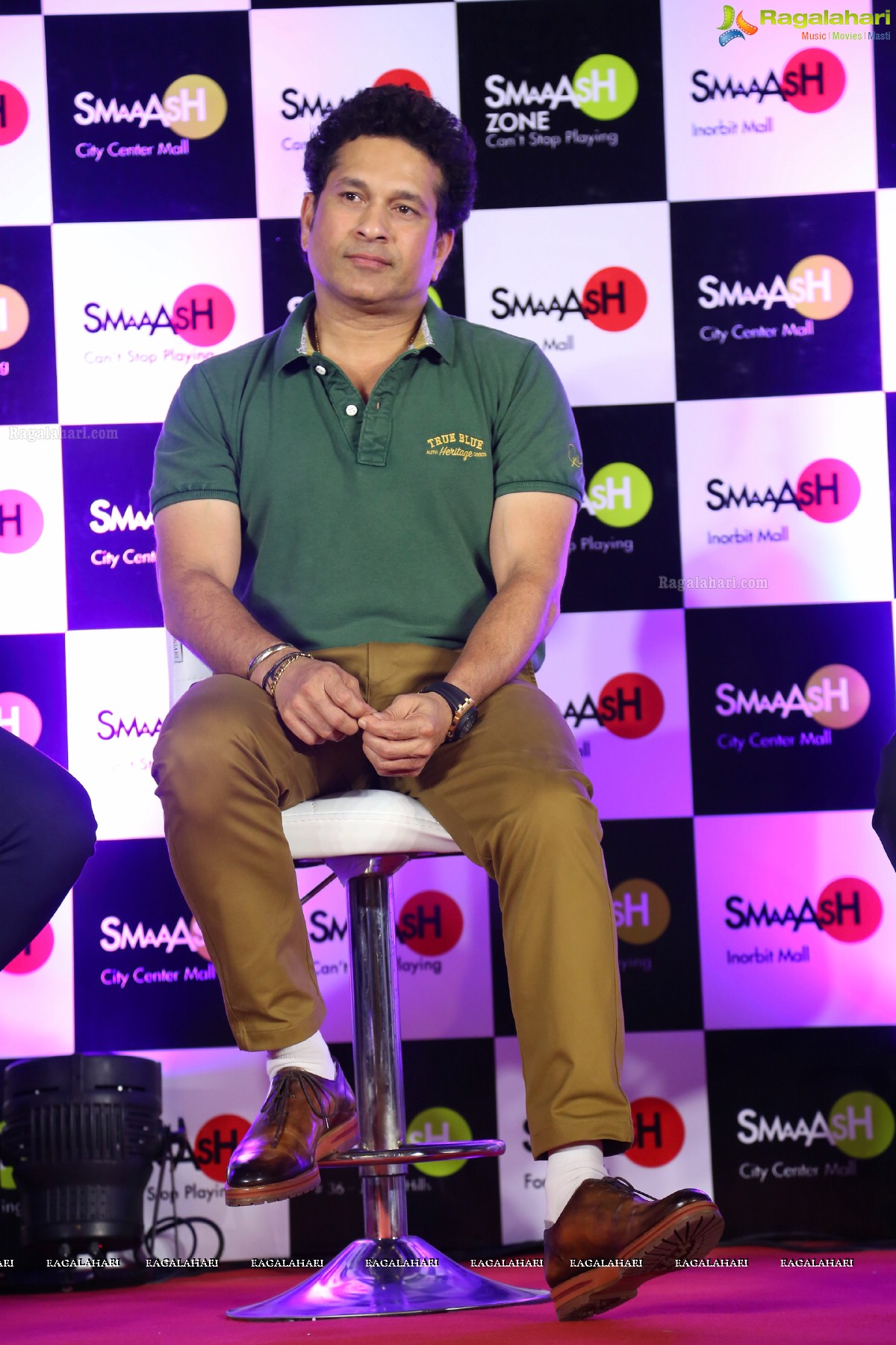 Sachin Tendulkar Announces Winners of National Corporate Bowling Tournament at Smaaash