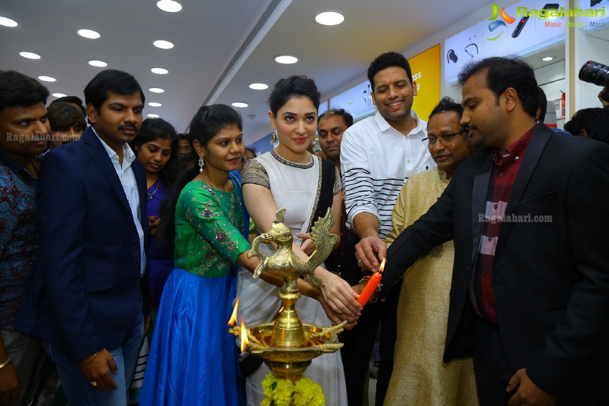 Tamannaah launches Happi Mobiles Store in Kurnool